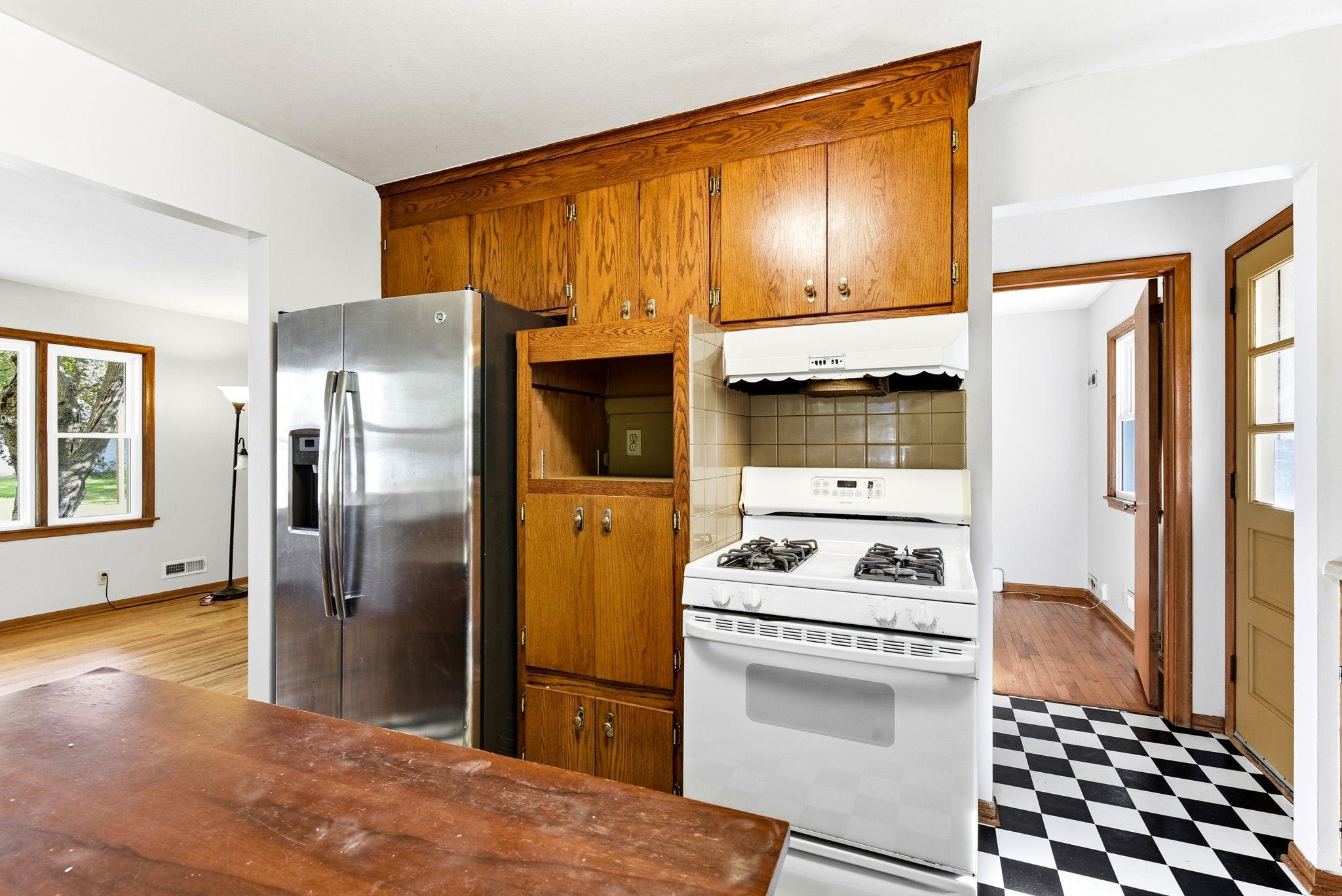 11-web-or-mls-8931-61st-Ave-N-11.jpg