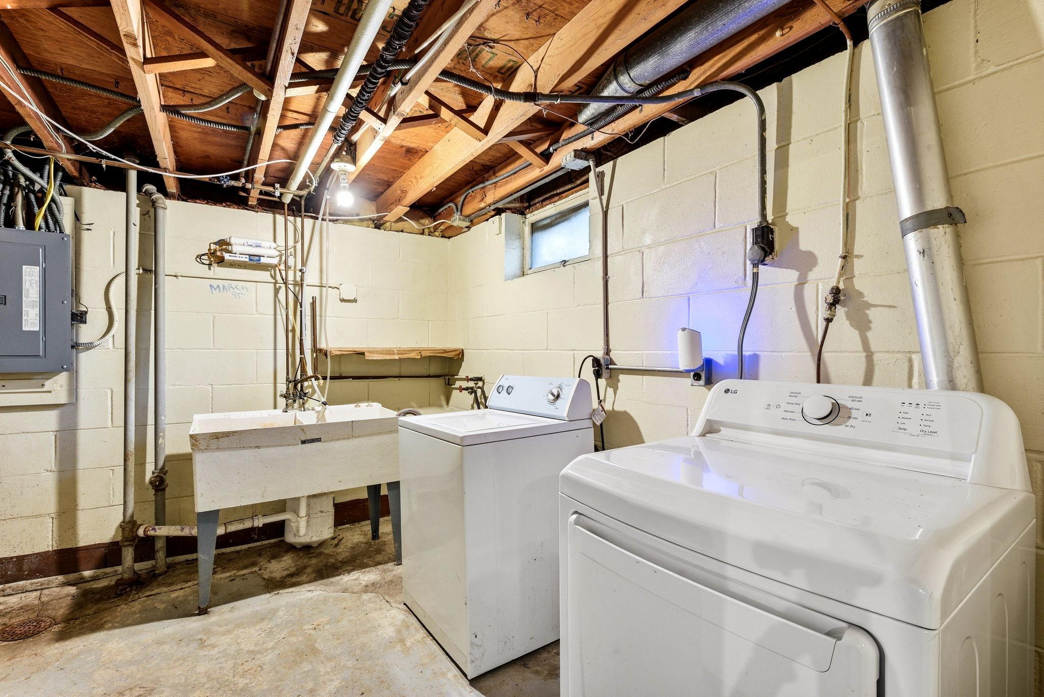 28-web-or-mls-8931-61st-Ave-N-28.jpg