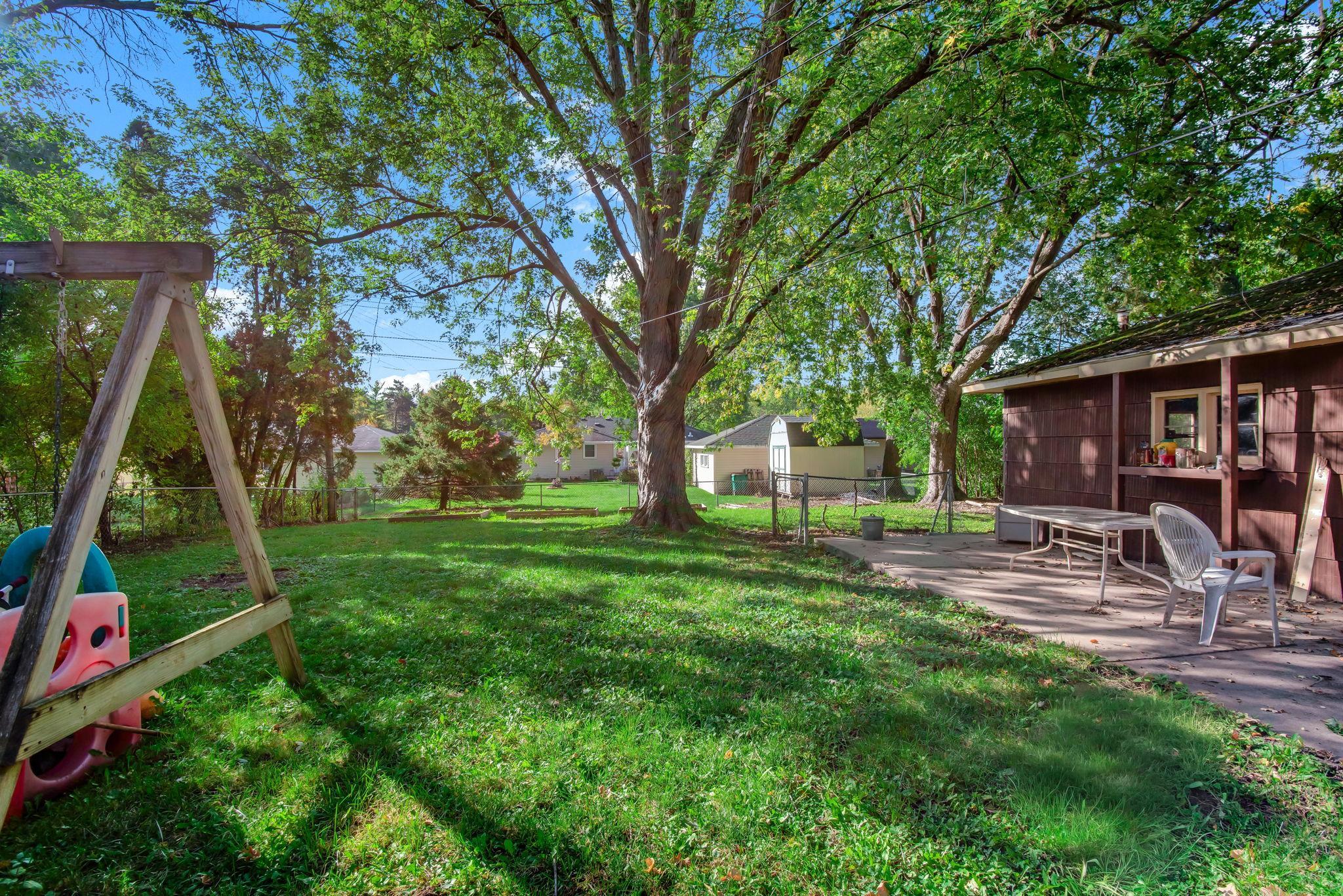 33-web-or-mls-8931-61st-Ave-N-33.jpg
