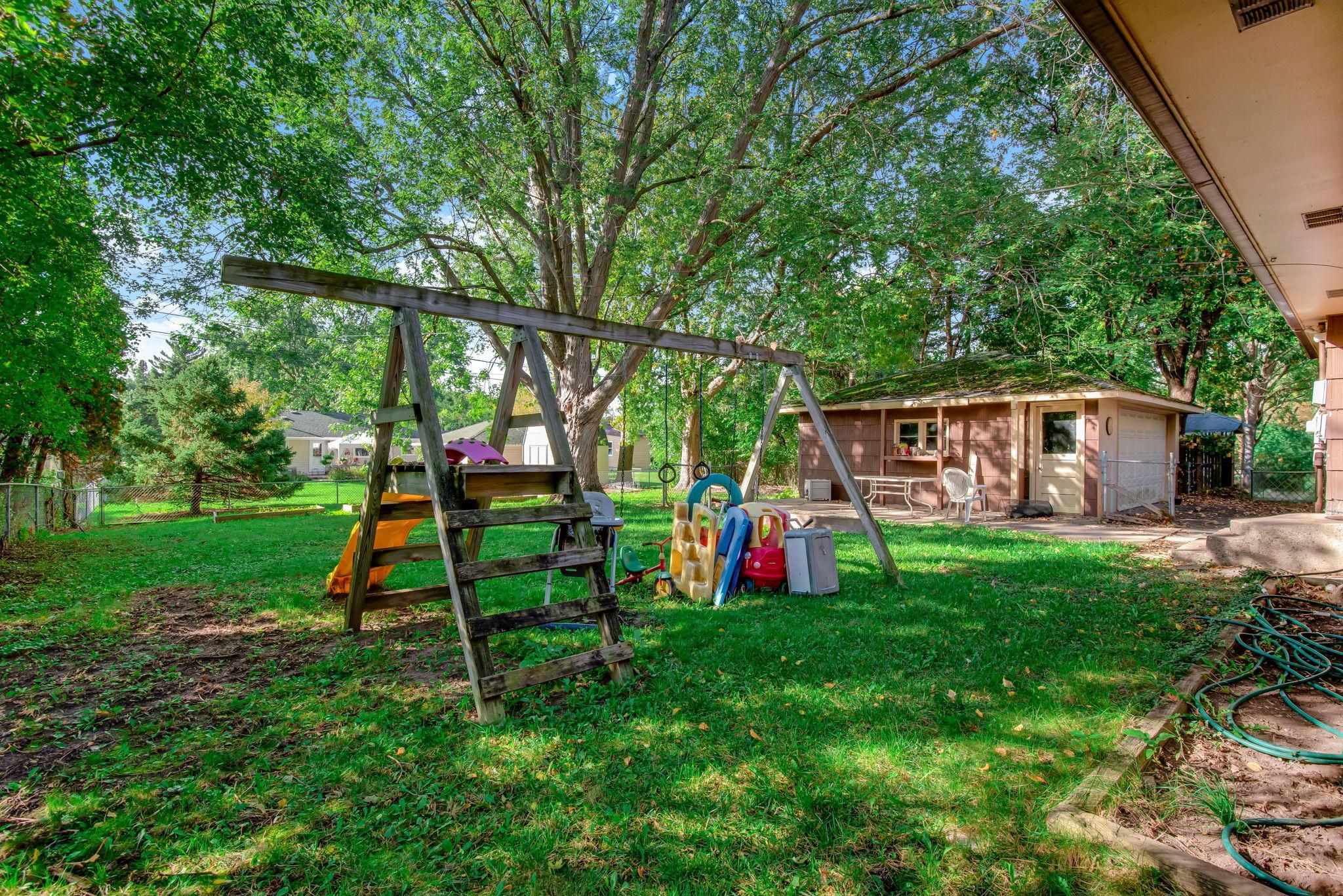 34-web-or-mls-8931-61st-Ave-N-34.jpg