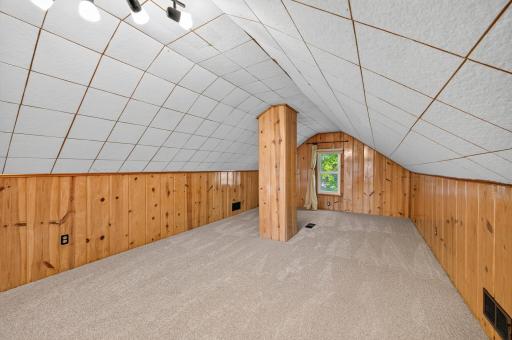 Turn this space into your primary bedroom, guest room, or bonus entertaining space!