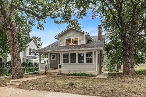 1977 Grand Avenue, Saint Paul, MN 55105
