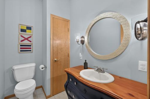 11140 Lake Pointe Drive, Chisago City, MN 55013