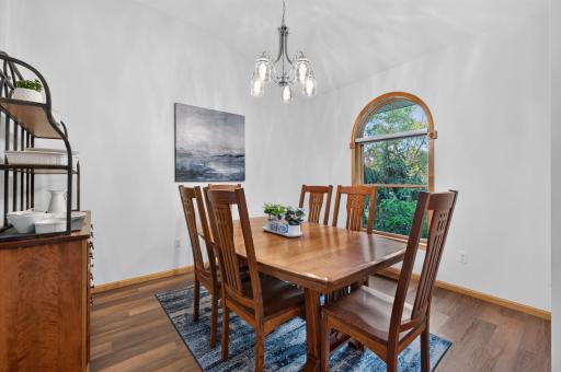 11140 Lake Pointe Drive, Chisago City, MN 55013