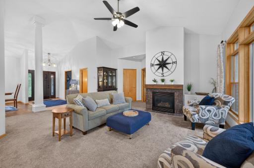 11140 Lake Pointe Drive, Chisago City, MN 55013