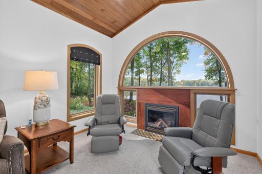 11140 Lake Pointe Drive, Chisago City, MN 55013