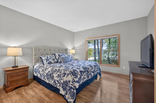11140 Lake Pointe Drive, Chisago City, MN 55013