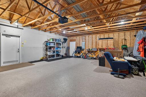 11140 Lake Pointe Drive, Chisago City, MN 55013