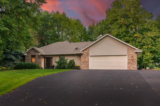 11140 Lake Pointe Drive, Chisago City, MN 55013