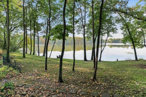 11140 Lake Pointe Drive, Chisago City, MN 55013