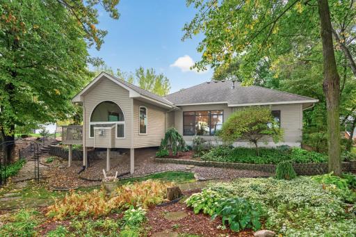 11140 Lake Pointe Drive, Chisago City, MN 55013