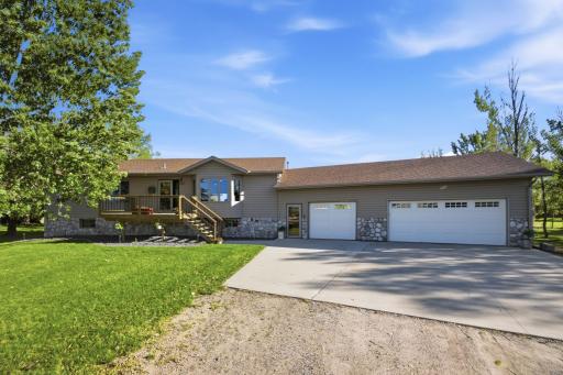 5606 57 1/2 Avenue N, Harwood, ND 58042