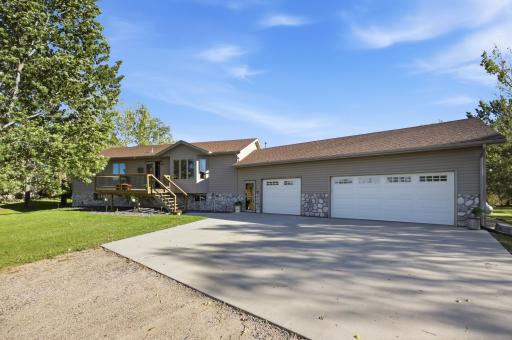 5606 57 1/2 Avenue N, Harwood, ND 58042