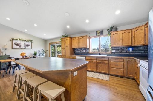 5606 57 1/2 Avenue N, Harwood, ND 58042