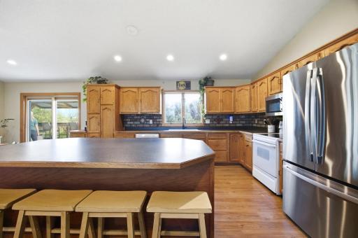 5606 57 1/2 Avenue N, Harwood, ND 58042
