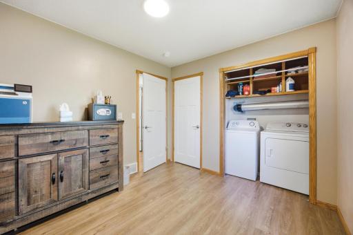 5606 57 1/2 Avenue N, Harwood, ND 58042
