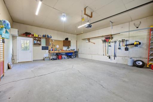 5606 57 1/2 Avenue N, Harwood, ND 58042