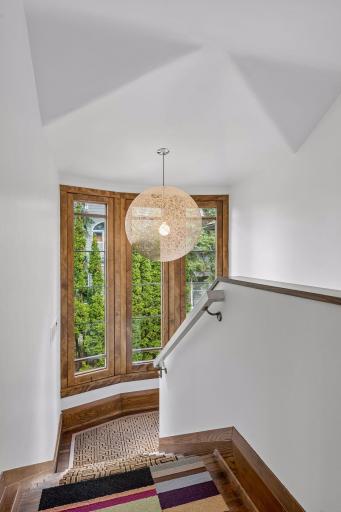 2409 E Lake Of The Isles Parkway, Minneapolis, MN 55405