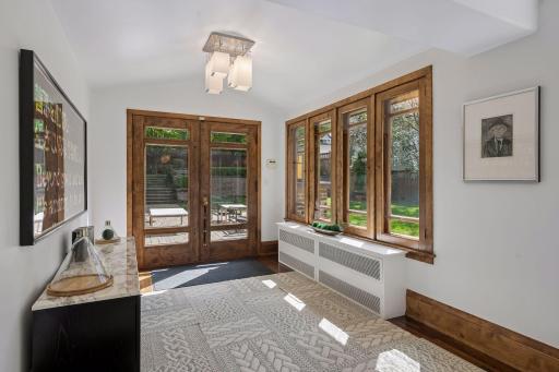 2409 E Lake Of The Isles Parkway, Minneapolis, MN 55405