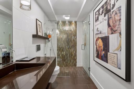 2409 E Lake Of The Isles Parkway, Minneapolis, MN 55405