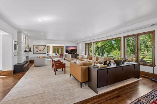 2409 E Lake Of The Isles Parkway, Minneapolis, MN 55405