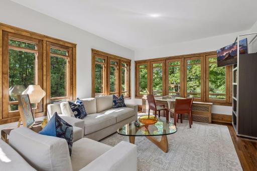 2409 E Lake Of The Isles Parkway, Minneapolis, MN 55405