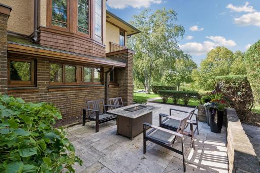 2409 E Lake Of The Isles Parkway, Minneapolis, MN 55405