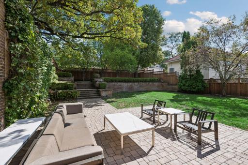 2409 E Lake Of The Isles Parkway, Minneapolis, MN 55405