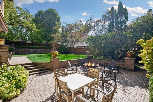 2409 E Lake Of The Isles Parkway, Minneapolis, MN 55405