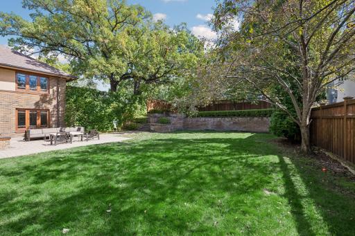 2409 E Lake Of The Isles Parkway, Minneapolis, MN 55405
