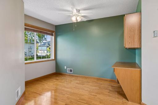 7658 Newbury Road, Woodbury, MN 55125