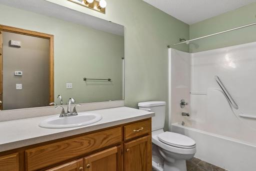 7658 Newbury Road, Woodbury, MN 55125