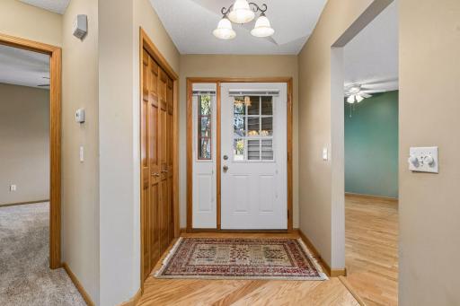 7658 Newbury Road, Woodbury, MN 55125