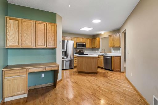 7658 Newbury Road, Woodbury, MN 55125