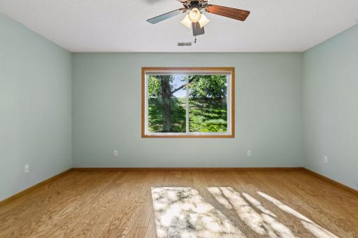 7658 Newbury Road, Woodbury, MN 55125