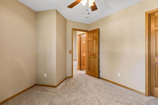 7658 Newbury Road, Woodbury, MN 55125