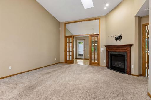 7658 Newbury Road, Woodbury, MN 55125