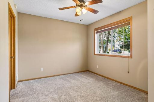 7658 Newbury Road, Woodbury, MN 55125