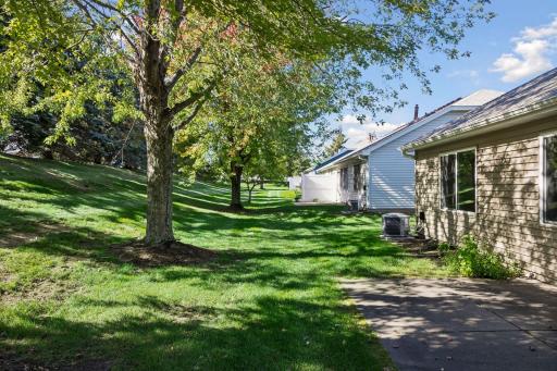 7658 Newbury Road, Woodbury, MN 55125