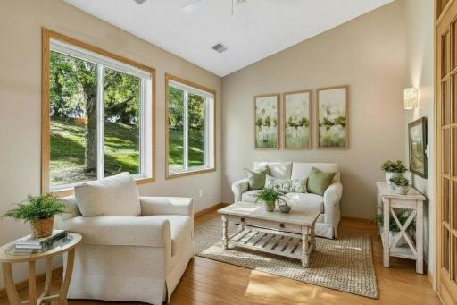 7658 Newbury Road, Woodbury, MN 55125