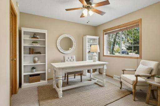 7658 Newbury Road, Woodbury, MN 55125