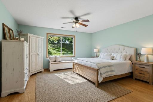7658 Newbury Road, Woodbury, MN 55125