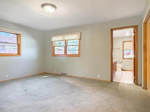 207 E Hollett Street, Tracy, MN 56175