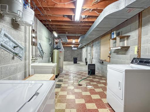 207 E Hollett Street, Tracy, MN 56175