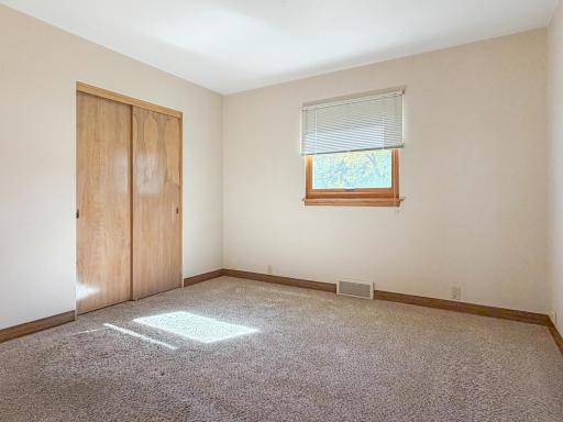 207 E Hollett Street, Tracy, MN 56175