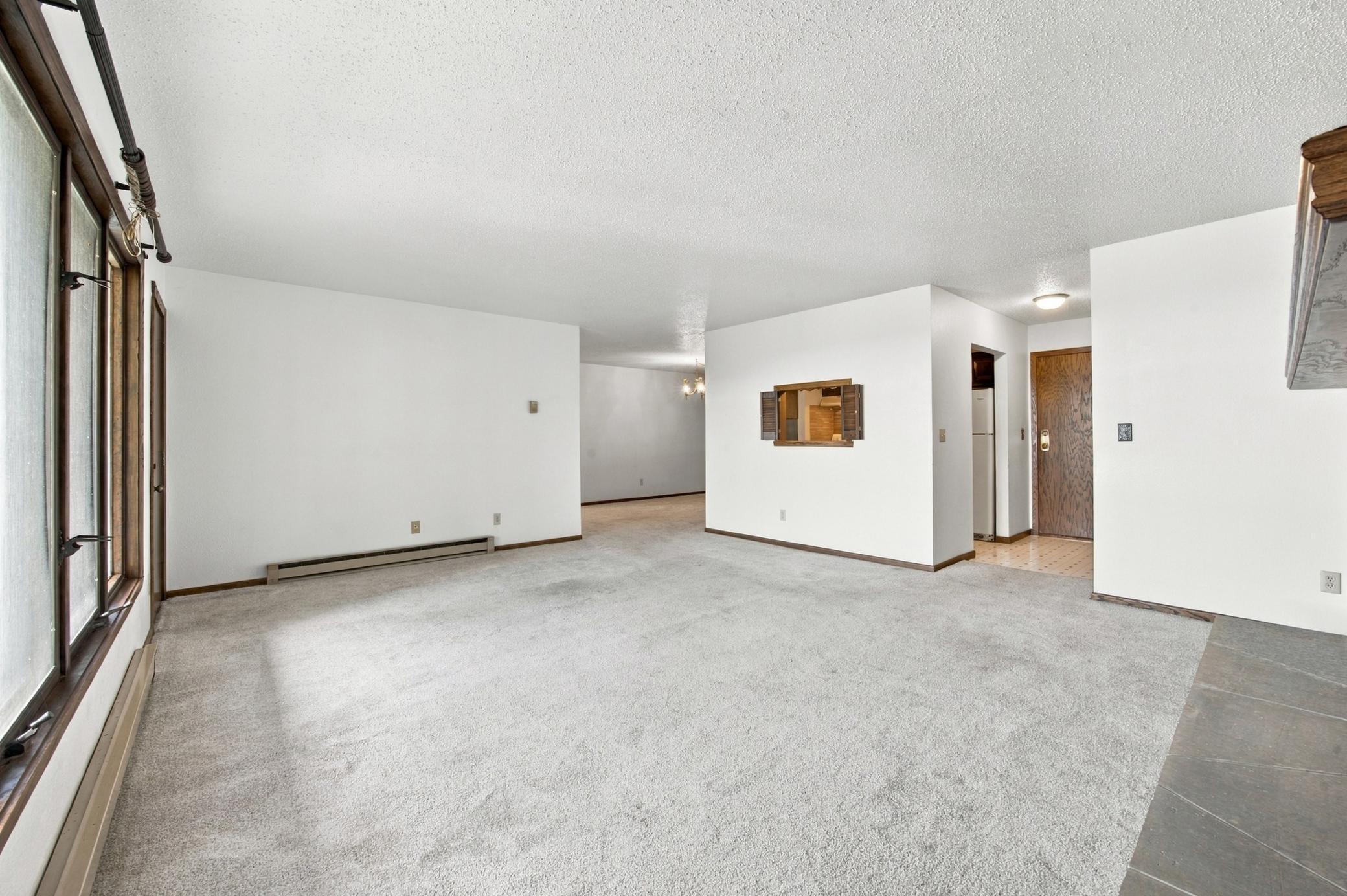 Spacious living room