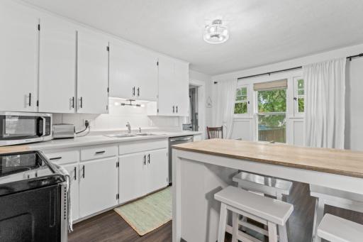 321 1st Avenue SE, Pine Island, MN 55963