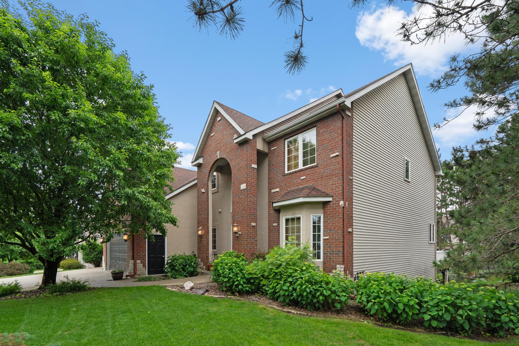 Private corner lot