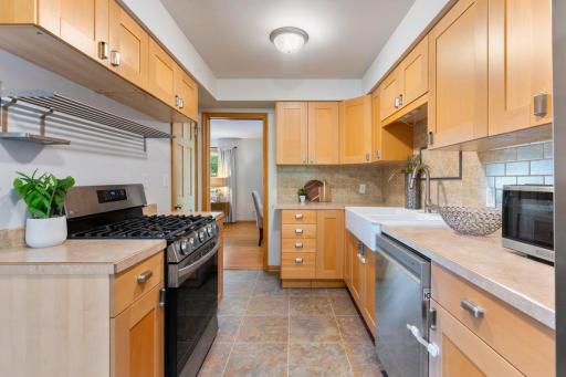6737 Columbus Avenue, Richfield, MN 55423