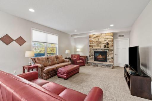 19372 140th Avenue N, Rogers, MN 55374